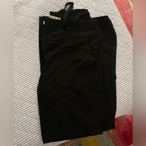 Abercrombie & Fitch Trousers (3 pairs) - Picture 5 of 11